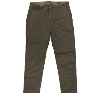 Levi’s 32x32 slim chinos. Washed but never worn. Great condition.
